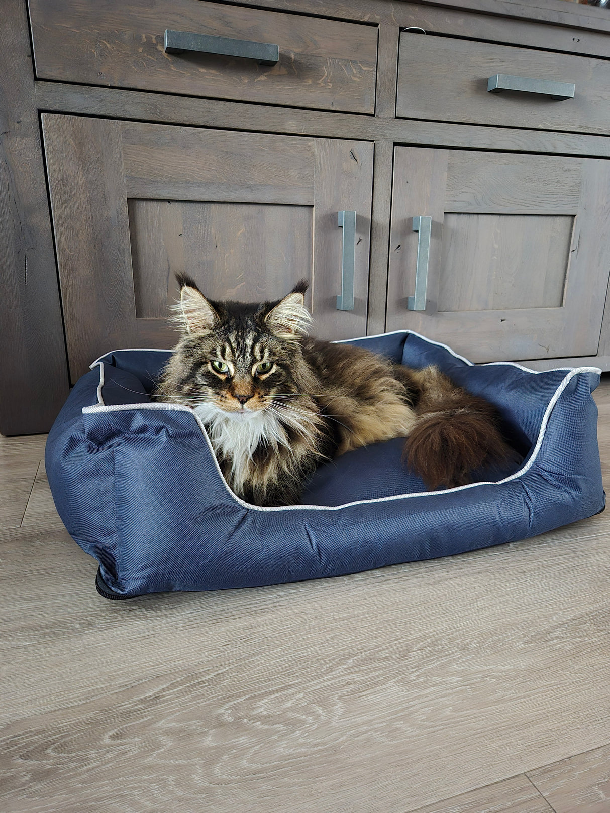 Water-resistant pet bed - Bastiaan dog basket - size S