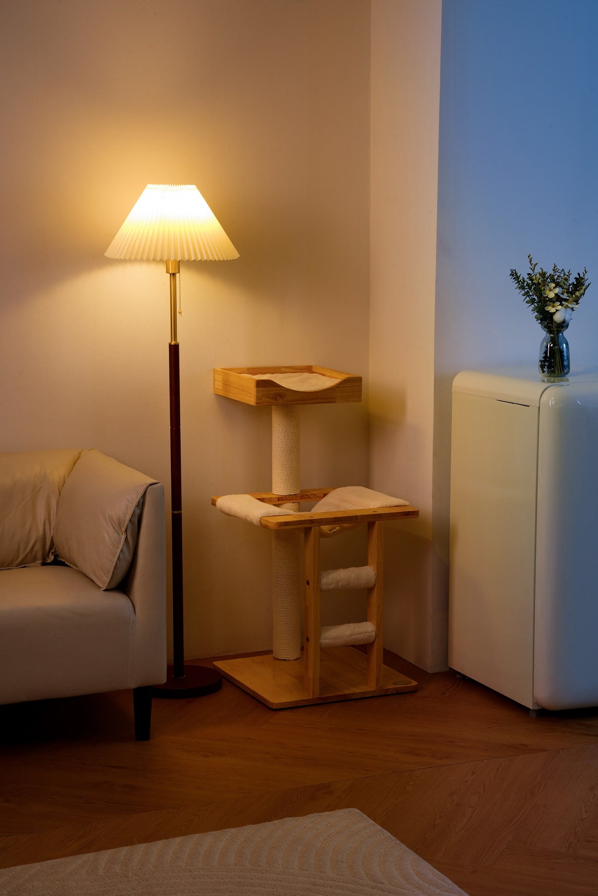 Kattenmeubel Klimrek met Krabpalen en Kattenmand