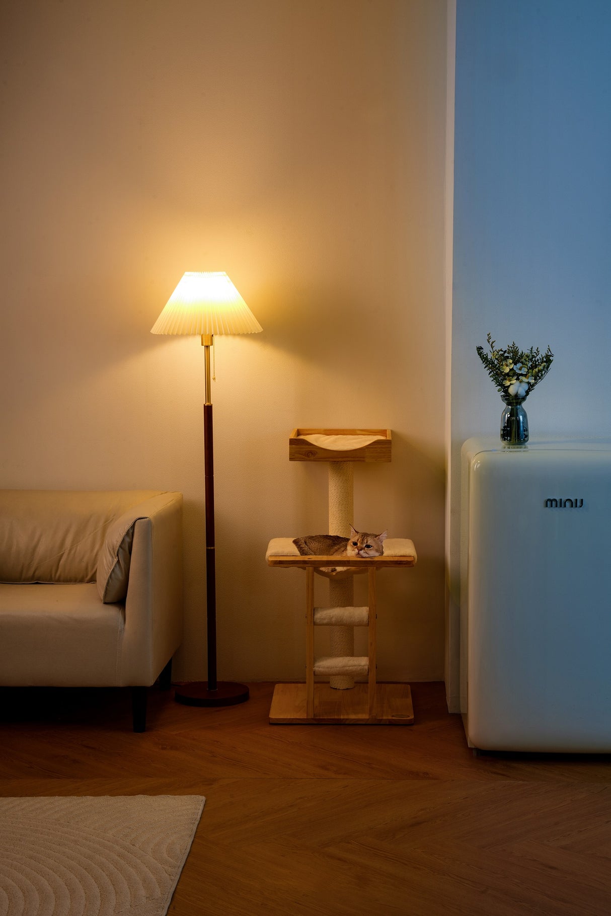 Kattenmeubel Klimrek met Krabpalen en Kattenmand