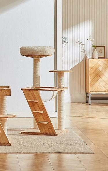 Moderne kattenboom van rubberhout - krabpaal met kattenmand en trap