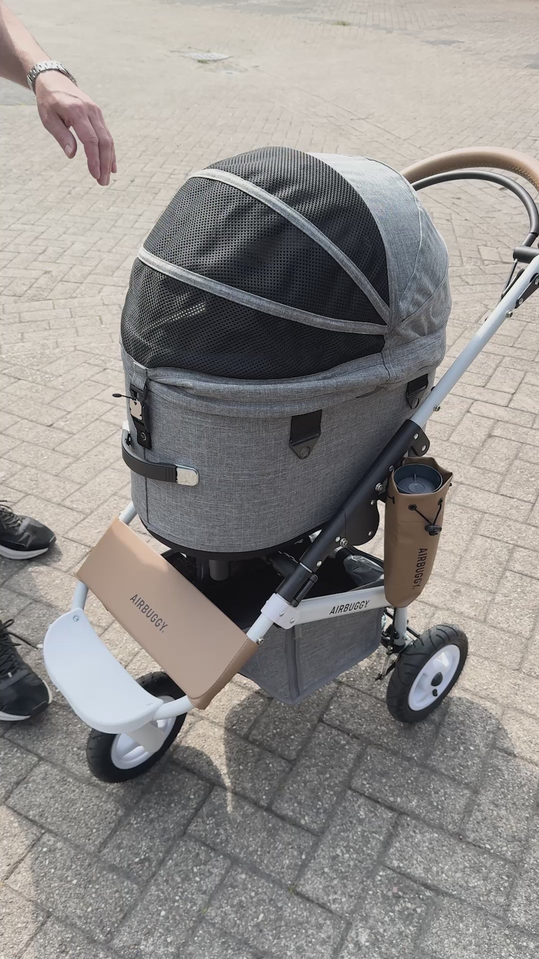 AirBuggy Dome 3 Regular Earth Grey – Poussette pour chien confortable et élégante